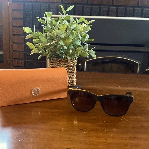 Tory Burch | Accessories | Tory Burch Ty943 Cat Eye  display picture 1